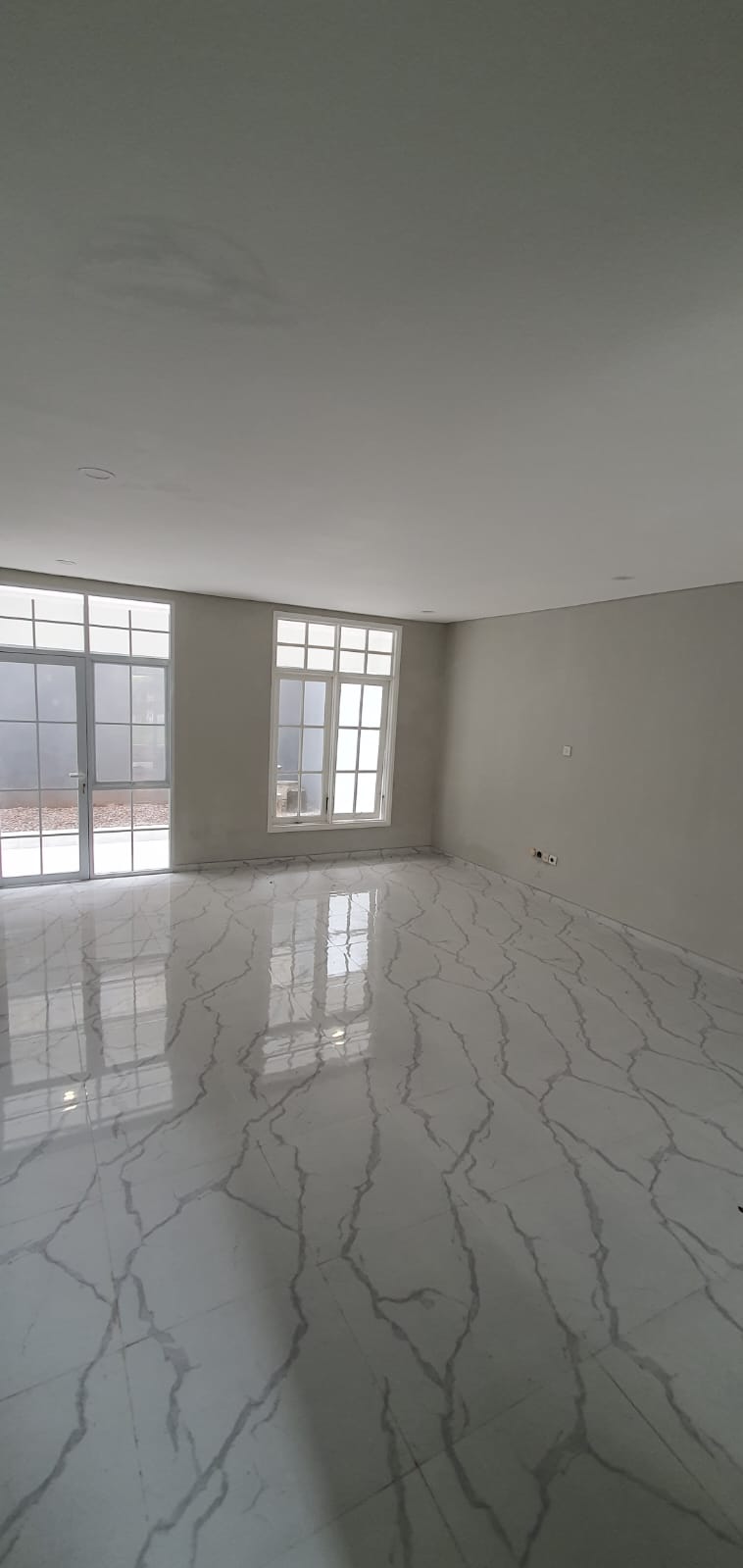 Rumah di Jual di Taman Beverly Lippo Cikarang